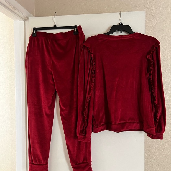 Athleisure by Jessica Simpson. - Picture 3 of 4